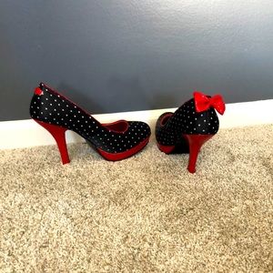 Pin Up Couture shoes size 10 but fits a size 9 - run small. removable red bow